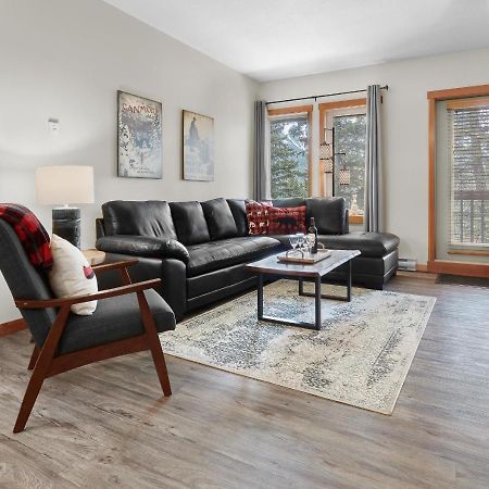 Newly Renovated Grizzly Lodge, Spacious 3Br 2Ba With Open Pool, Hot Tub Canmore Eksteriør bilde