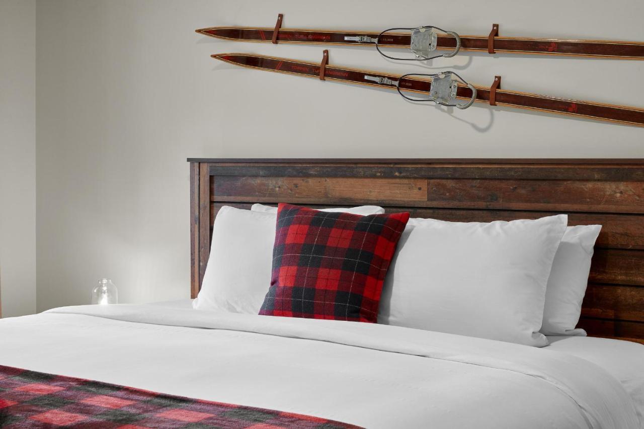Newly Renovated Grizzly Lodge, Spacious 3Br 2Ba With Open Pool, Hot Tub Canmore Eksteriør bilde