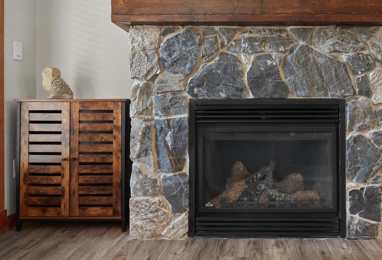Newly Renovated Grizzly Lodge, Spacious 3Br 2Ba With Open Pool, Hot Tub Canmore Eksteriør bilde