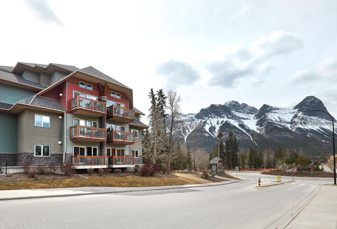 Newly Renovated Grizzly Lodge, Spacious 3Br 2Ba With Open Pool, Hot Tub Canmore Eksteriør bilde