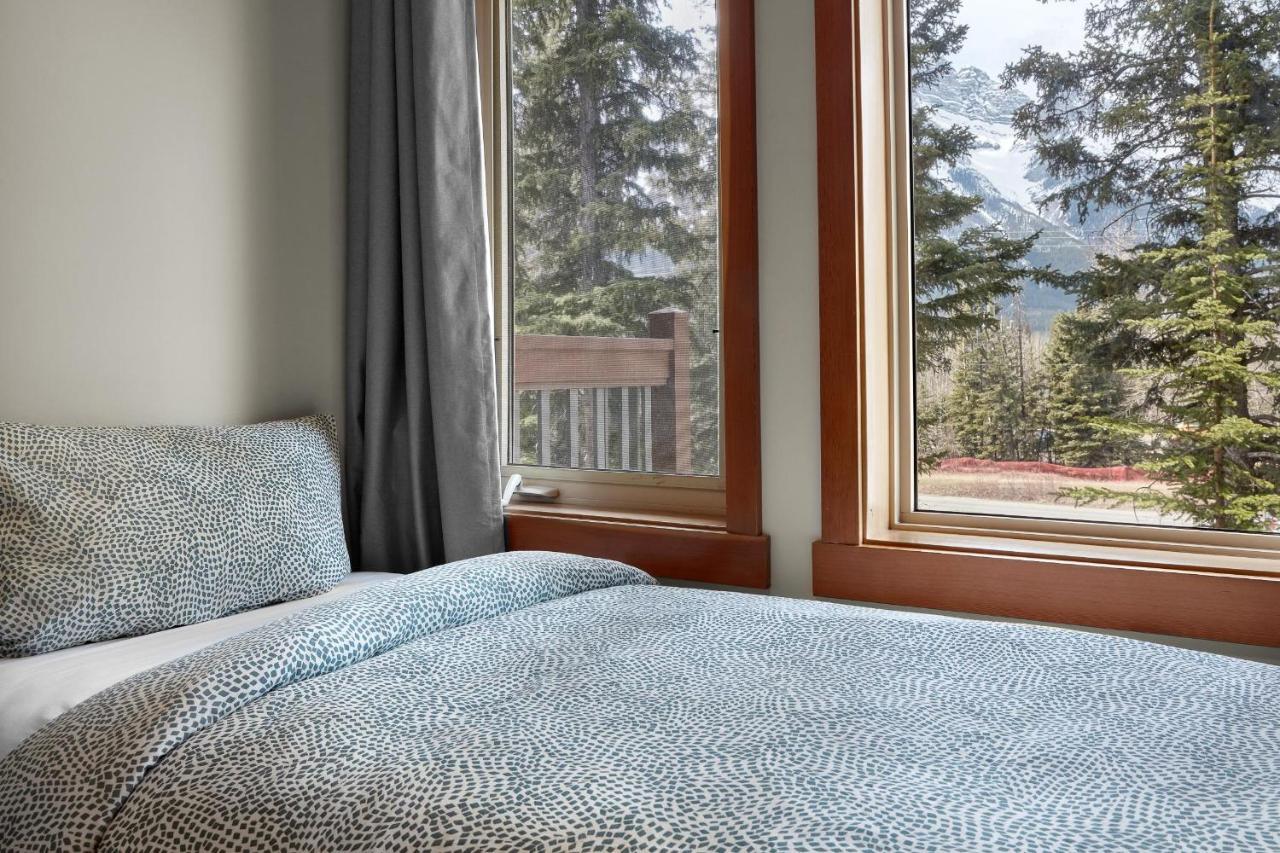 Newly Renovated Grizzly Lodge, Spacious 3Br 2Ba With Open Pool, Hot Tub Canmore Eksteriør bilde