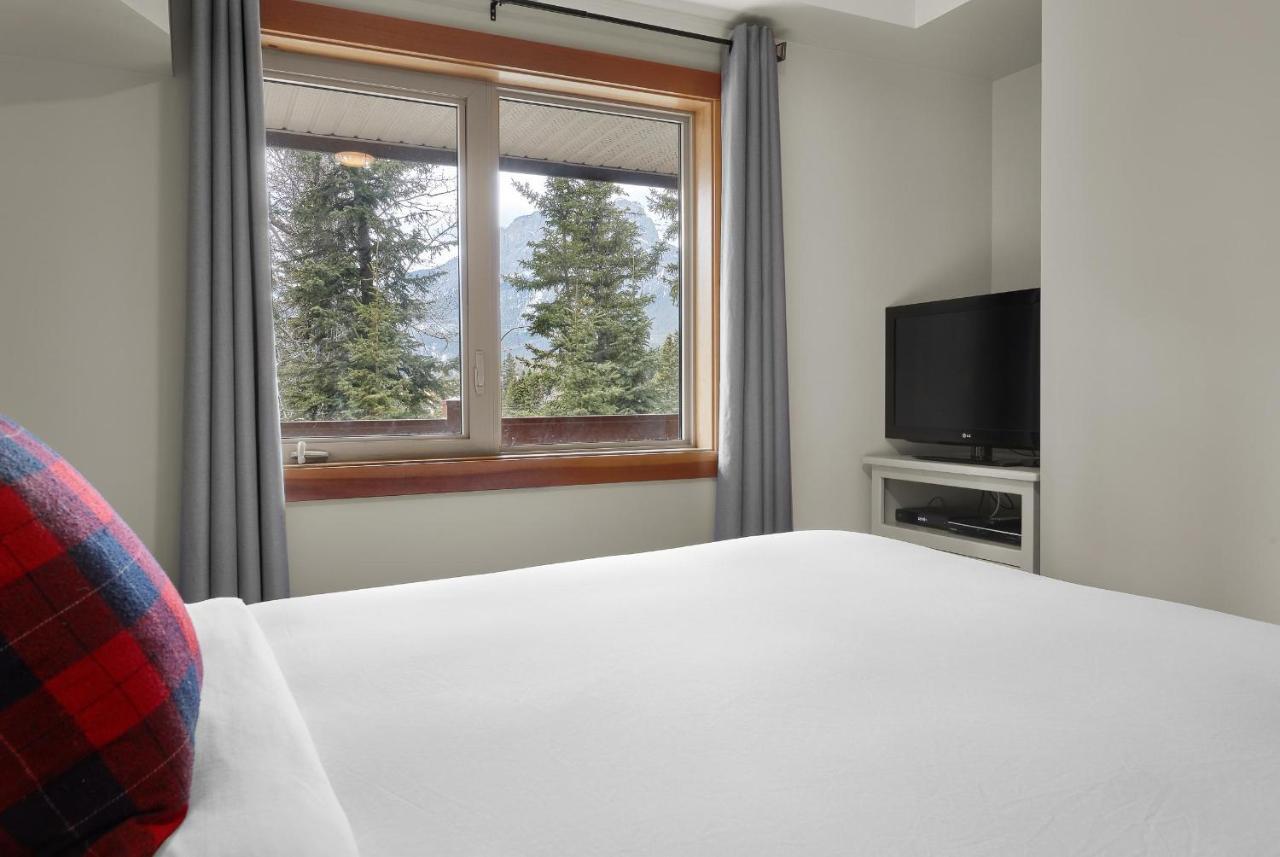 Newly Renovated Grizzly Lodge, Spacious 3Br 2Ba With Open Pool, Hot Tub Canmore Eksteriør bilde