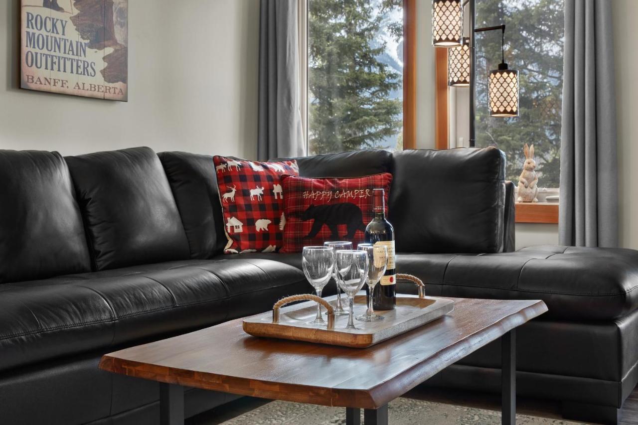 Newly Renovated Grizzly Lodge, Spacious 3Br 2Ba With Open Pool, Hot Tub Canmore Eksteriør bilde