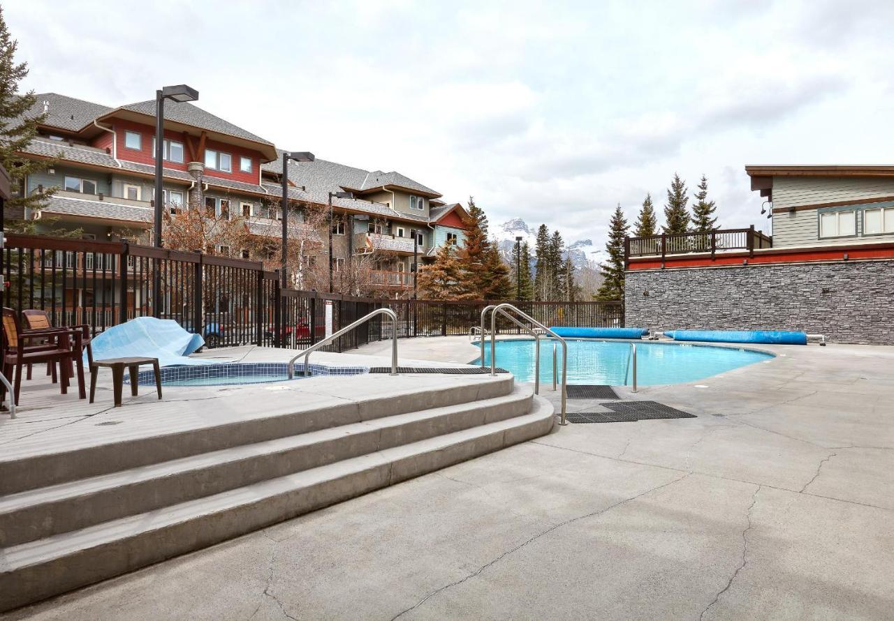 Newly Renovated Grizzly Lodge, Spacious 3Br 2Ba With Open Pool, Hot Tub Canmore Eksteriør bilde